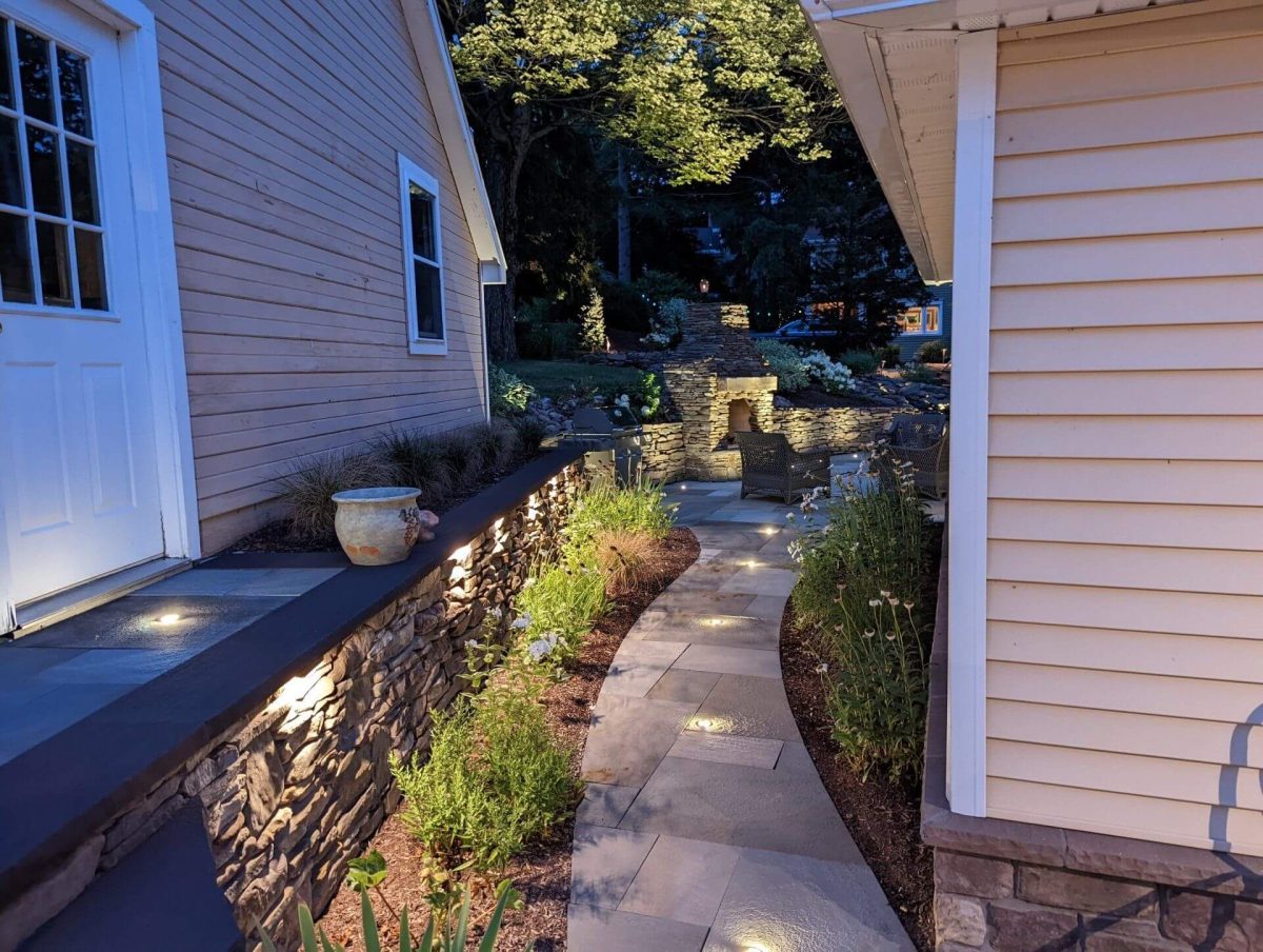 Sidewalk lighting and landscape lighting design