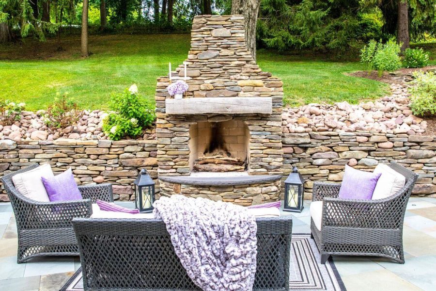 Outdoor Kitchens & Fireplaces