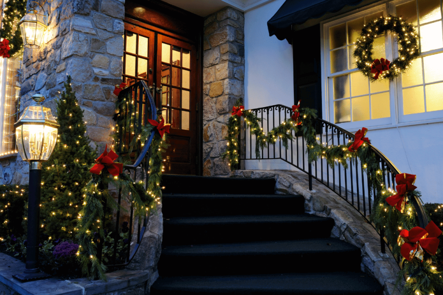 Holiday Light & Decor Installation