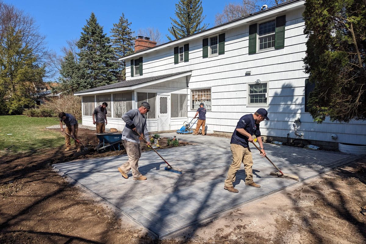 Hunter Springs landscaping crew