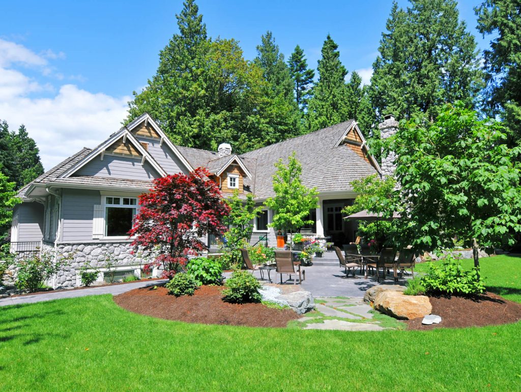 Residential Front Yard Garden Maintenance